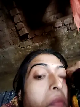 Snapshot of SexyDolly99 chatting on 10.19.25 SexyDolly99 online show from 10.19.25