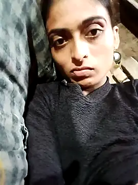 Snapshot of SexyDolly99 chatting on 10.22.25 SexyDolly99 online show from 10.22.25