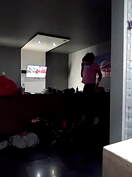 Snapshot of transreyna chatting on 12.25.24 transreyna online show from 12.25.24