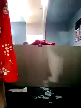 Snapshot of transreyna chatting on 02.21.25 transreyna online show from 02.21.25