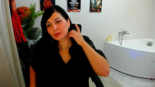 Moon Veloure1 online show from 10.21.25