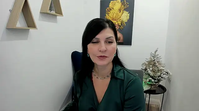 Moon Veloure1 online show from 12.04.25