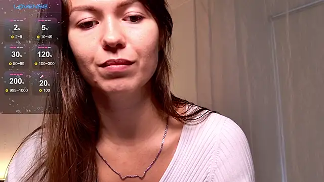 Snapshot of EllaCanny chatting on 10.06.25 EllaCanny online show from 10.06.25