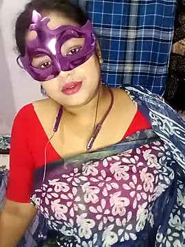 Snapshot of Deborbhavi222 chatting on 11.04.25 Deborbhavi222 online show from 11.04.25