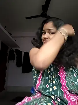 Snapshot of Deborbhavi222 chatting on 12.21.25 Deborbhavi222 online show from 12.21.25