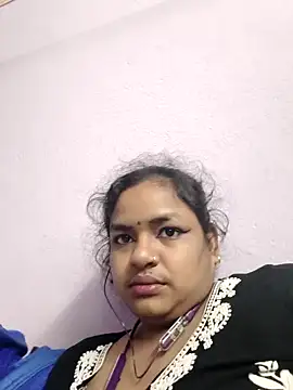 Snapshot of Deborbhavi222 chatting on 12.21.25 Deborbhavi222 online show from 12.21.25