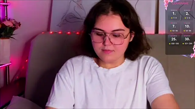 Snapshot of chatting on 10.13.25 online show from 10.13.25