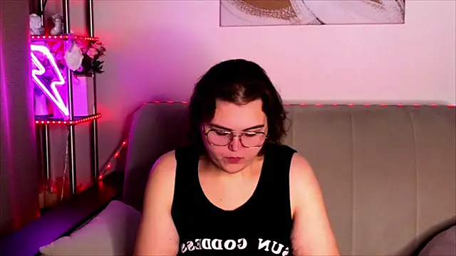 Snapshot of chatting on 10.28.25 online show from 10.28.25