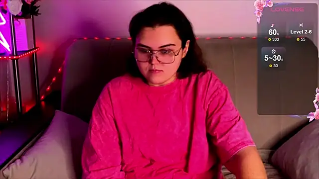 Snapshot of chatting on 11.01.25 online show from 11.01.25