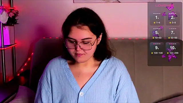 Snapshot of chatting on 11.12.25 online show from 11.12.25