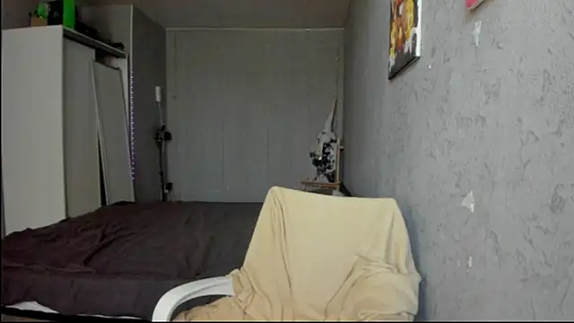 Snapshot of Al1ceGreen chatting on 10.19.25 Al1ceGreen online show from 10.19.25