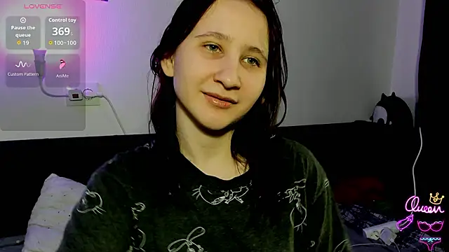 Snapshot of ChristinaFivePlus chatting on 03.18.26 ChristinaFivePlus online show from 03.18.26