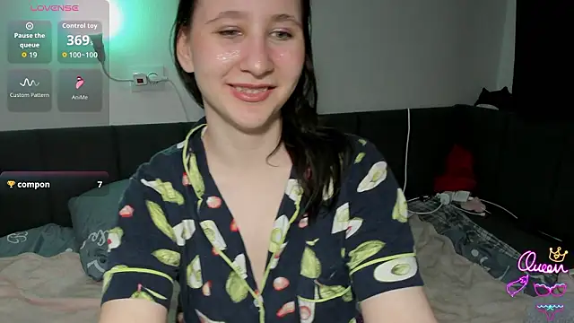 Snapshot of ChristinaFivePlus chatting on 03.29.26 ChristinaFivePlus online show from 03.29.26