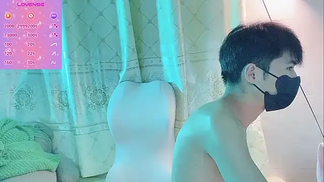 Snapshot of White-Lia chatting on 09.29.25 White-Lia online show from 09.29.25