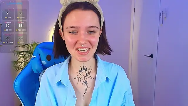 Snapshot of Elastikisss chatting on 10.04.25 Elastikisss online show from 10.04.25