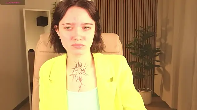 Snapshot of Elastikisss chatting on 10.10.25 Elastikisss online show from 10.10.25