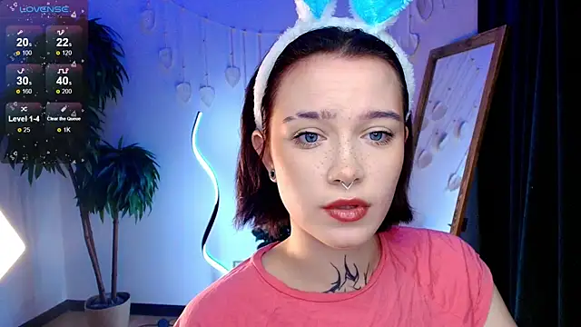 Snapshot of Elastikisss chatting on 10.17.25 Elastikisss online show from 10.17.25