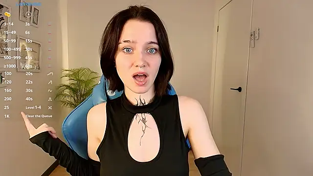 Snapshot of Elastikisss chatting on 11.24.25 Elastikisss online show from 11.24.25