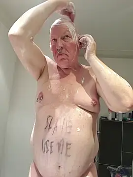 Snapshot of CgnWolf chatting on 12.03.25 CgnWolf online show from 12.03.25