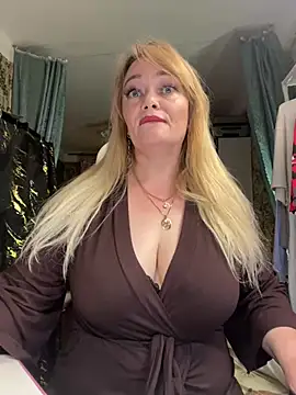 Snapshot of Sweet-blonde chatting on 07.14.26 Sweet-blonde online show from 07.14.26