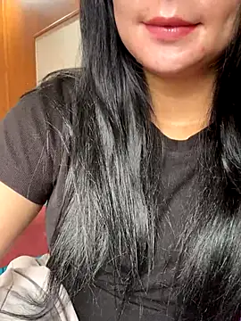 Snapshot of violet-00 chatting on 09.27.25 violet-00 online show from 09.27.25