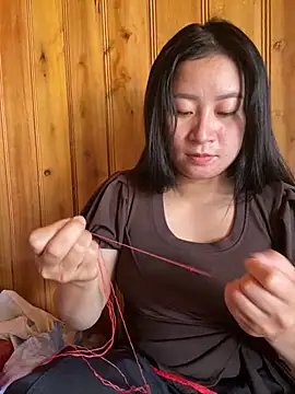 Snapshot of violet-00 chatting on 10.10.25 violet-00 online show from 10.10.25