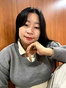 Snapshot of violet-00 chatting on 10.12.25 violet-00 online show from 10.12.25