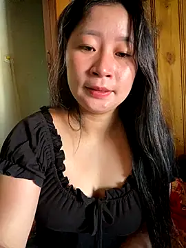 Snapshot of violet-00 chatting on 10.13.25 violet-00 online show from 10.13.25