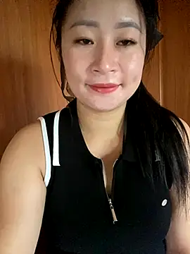 Snapshot of violet-00 chatting on 10.19.25 violet-00 online show from 10.19.25