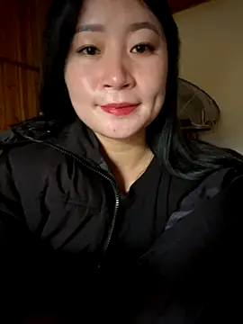 Snapshot of violet-00 chatting on 10.22.25 violet-00 online show from 10.22.25