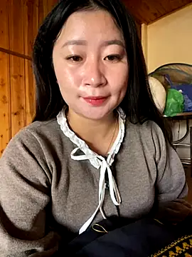 Snapshot of violet-00 chatting on 10.27.25 violet-00 online show from 10.27.25