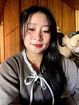 Snapshot of violet-00 chatting on 10.30.25 violet-00 online show from 10.30.25