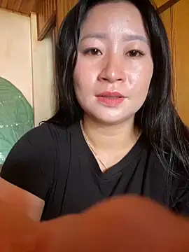 Snapshot of violet-00 chatting on 10.31.25 violet-00 online show from 10.31.25