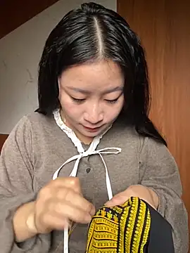 Snapshot of violet-00 chatting on 11.01.25 violet-00 online show from 11.01.25