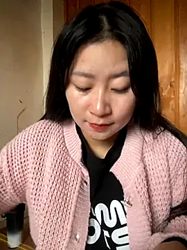 Snapshot of violet-00 chatting on 11.03.25 violet-00 online show from 11.03.25