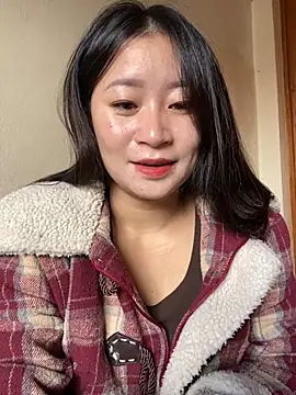 Snapshot of violet-00 chatting on 11.15.25 violet-00 online show from 11.15.25