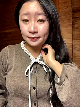 Snapshot of violet-00 chatting on 11.22.25 violet-00 online show from 11.22.25