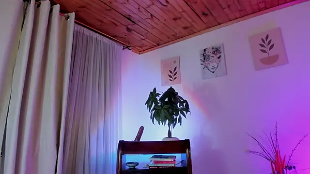 Lauraricci   online show from 06.27.26