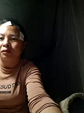 Snapshot of xuxulovezz chatting on 09.23.25 xuxulovezz online show from 09.23.25