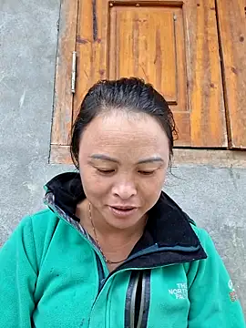 Snapshot of xuxulovezz chatting on 09.26.25 xuxulovezz online show from 09.26.25