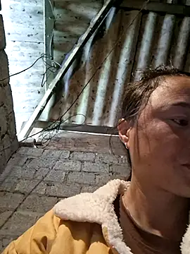 Snapshot of xuxulovezz chatting on 10.01.25 xuxulovezz online show from 10.01.25