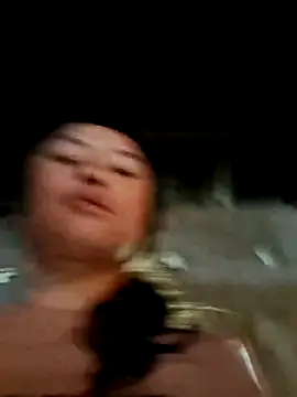 Snapshot of xuxulovezz chatting on 10.05.25 xuxulovezz online show from 10.05.25