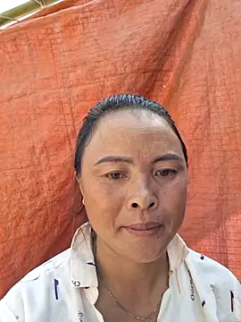 Snapshot of xuxulovezz chatting on 10.10.25 xuxulovezz online show from 10.10.25