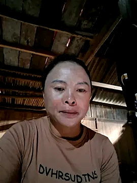 Snapshot of xuxulovezz chatting on 10.15.25 xuxulovezz online show from 10.15.25