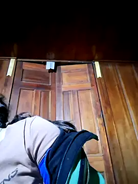 Snapshot of xuxulovezz chatting on 10.27.25 xuxulovezz online show from 10.27.25