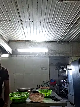 Snapshot of xuxulovezz chatting on 10.30.25 xuxulovezz online show from 10.30.25