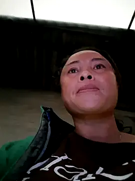 Snapshot of xuxulovezz chatting on 10.31.25 xuxulovezz online show from 10.31.25