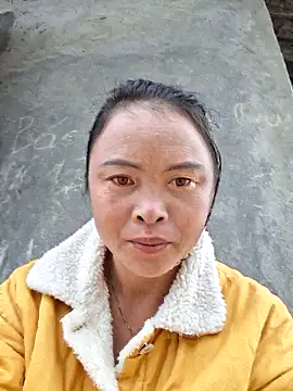 Snapshot of xuxulovezz chatting on 11.07.25 xuxulovezz online show from 11.07.25