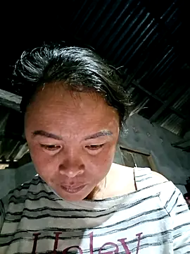 Snapshot of xuxulovezz chatting on 11.12.25 xuxulovezz online show from 11.12.25