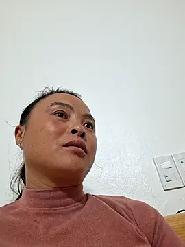 Snapshot of xuxulovezz chatting on 11.19.25 xuxulovezz online show from 11.19.25